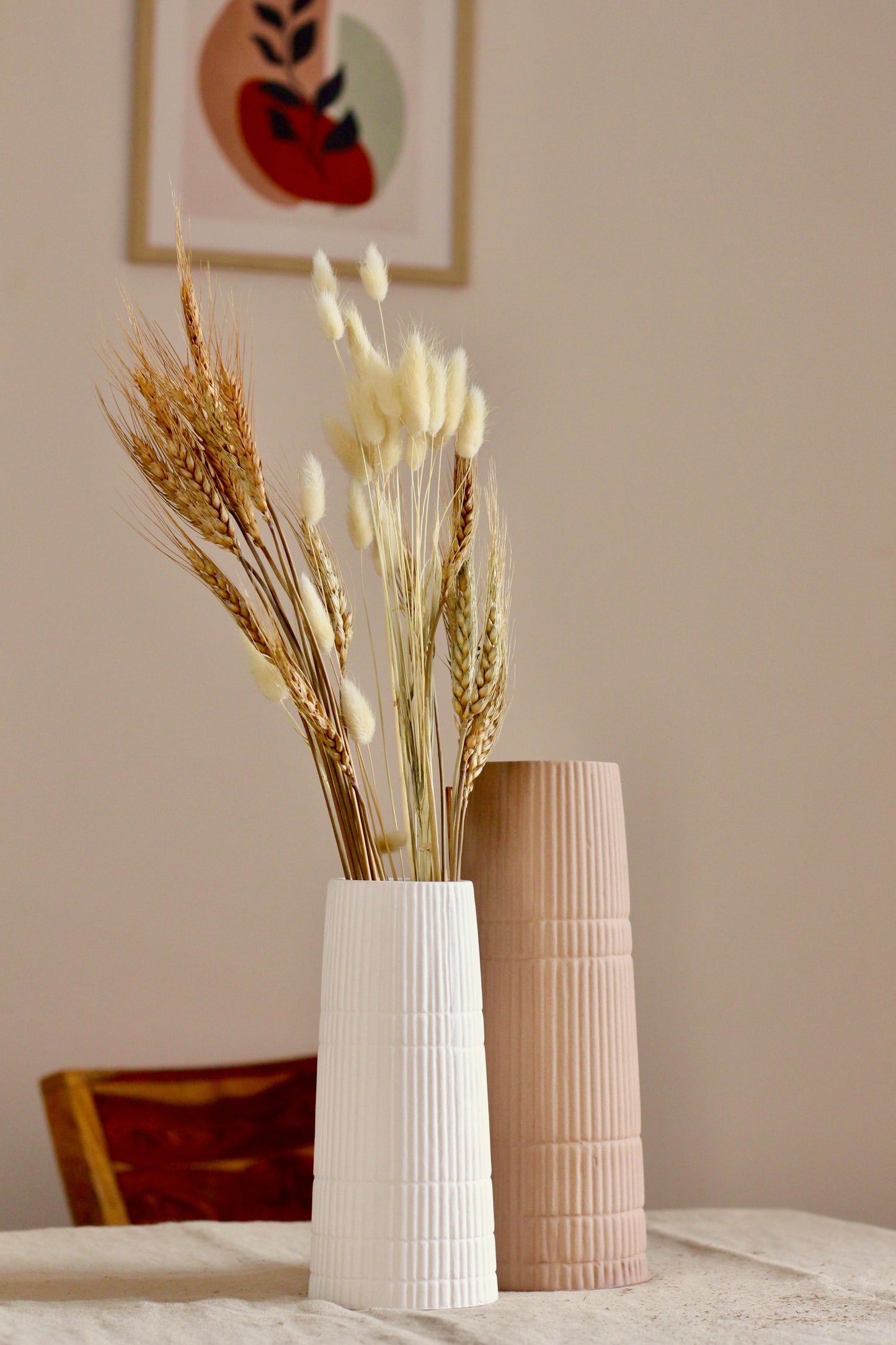 Linea Vase Snow - Single (with flowers)