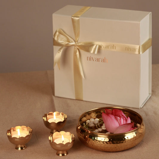 Gift pack of 3 brass tealight holders and 1 urli